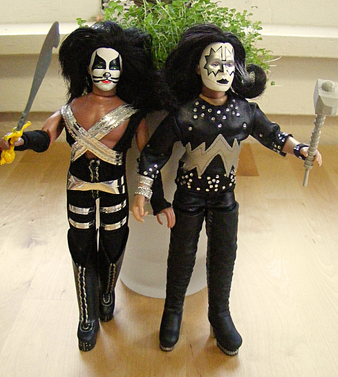 KISS have weapons