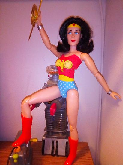 Wonder Woman Conquers the Robot